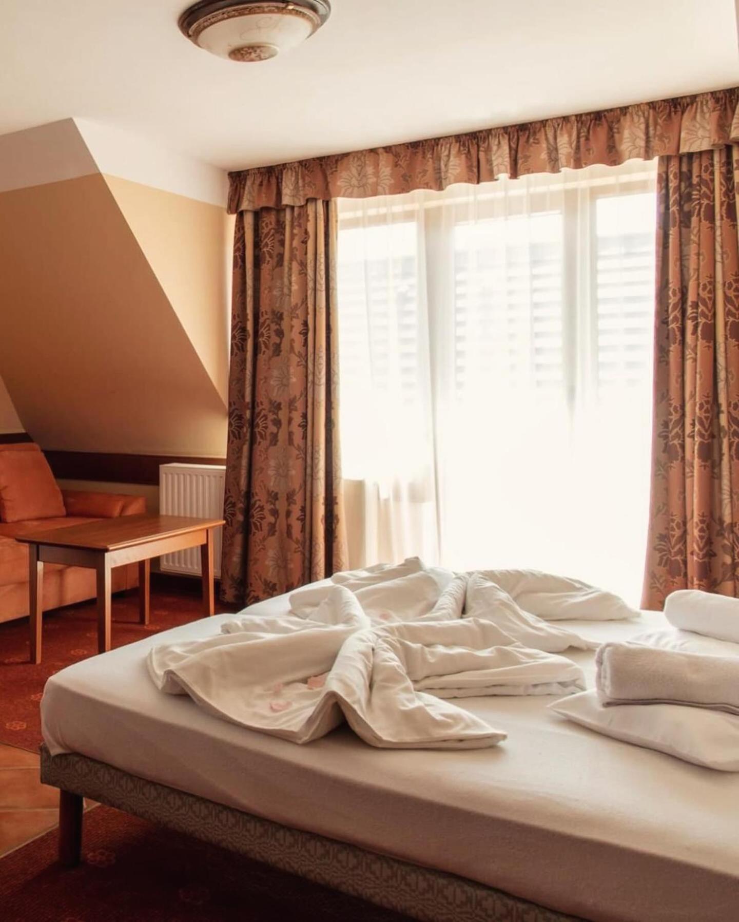 Fonix Wellness *** 1 A Epulet Bed and Breakfast Hévíz Esterno foto