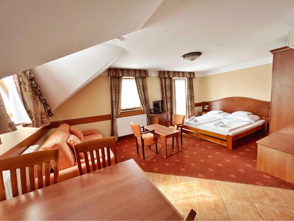 Fonix Wellness *** 1 A Epulet Bed and Breakfast Hévíz Esterno foto