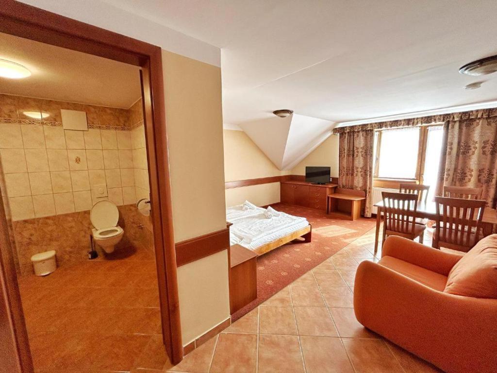 Fonix Wellness *** 1 A Epulet Bed and Breakfast Hévíz Esterno foto