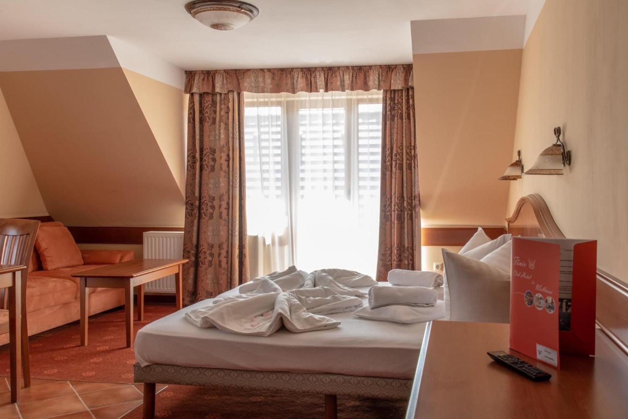 Fonix Wellness *** 1 A Epulet Bed and Breakfast Hévíz Esterno foto