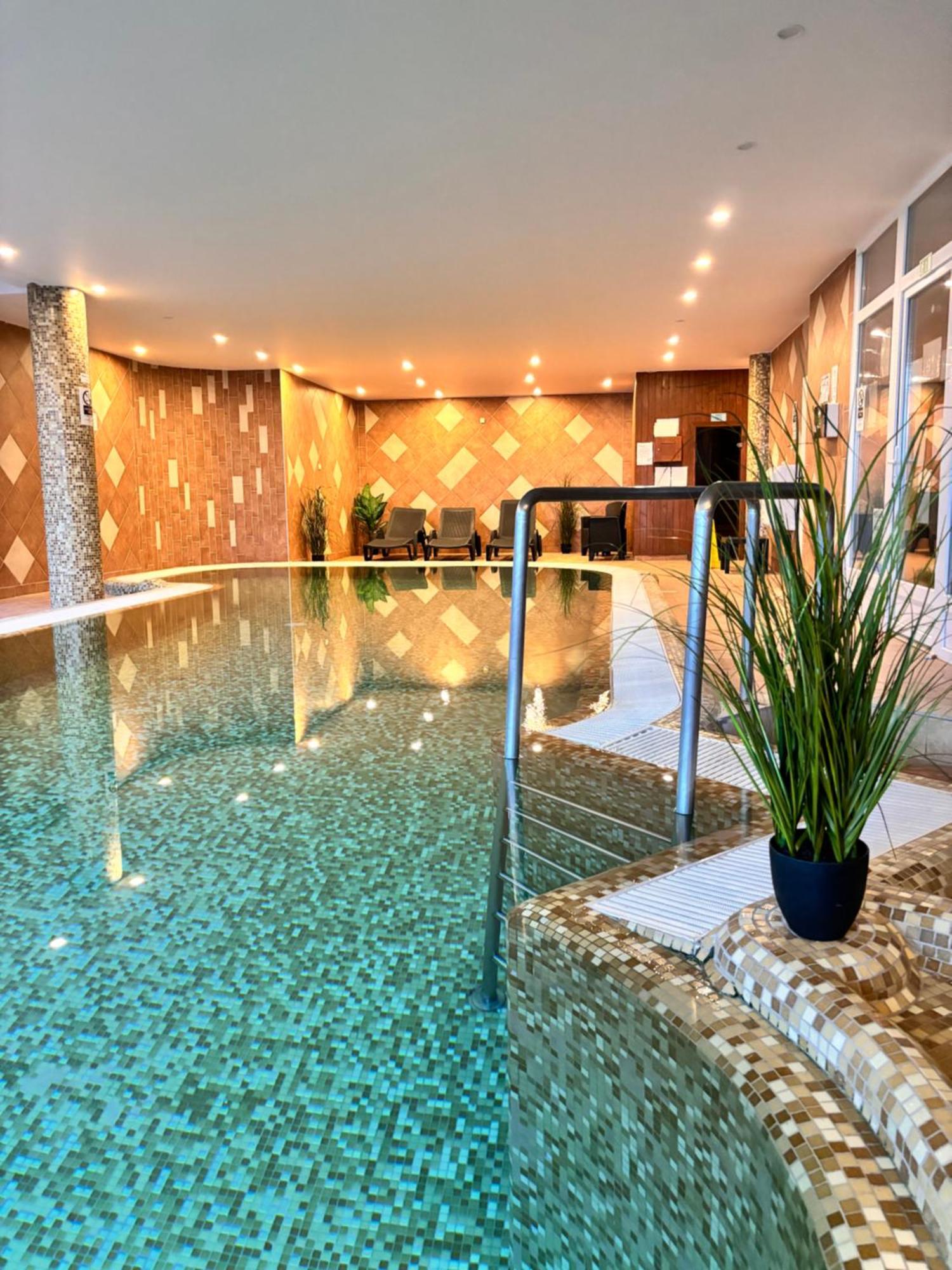 Fonix Wellness *** 1 A Epulet Bed and Breakfast Hévíz Esterno foto
