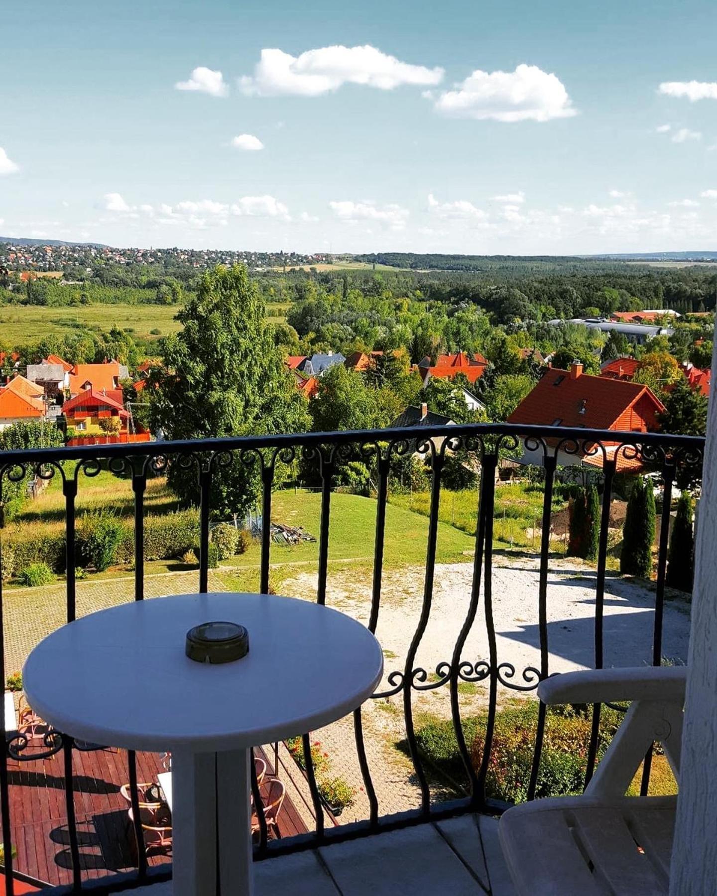 Fonix Wellness *** 1 A Epulet Bed and Breakfast Hévíz Esterno foto