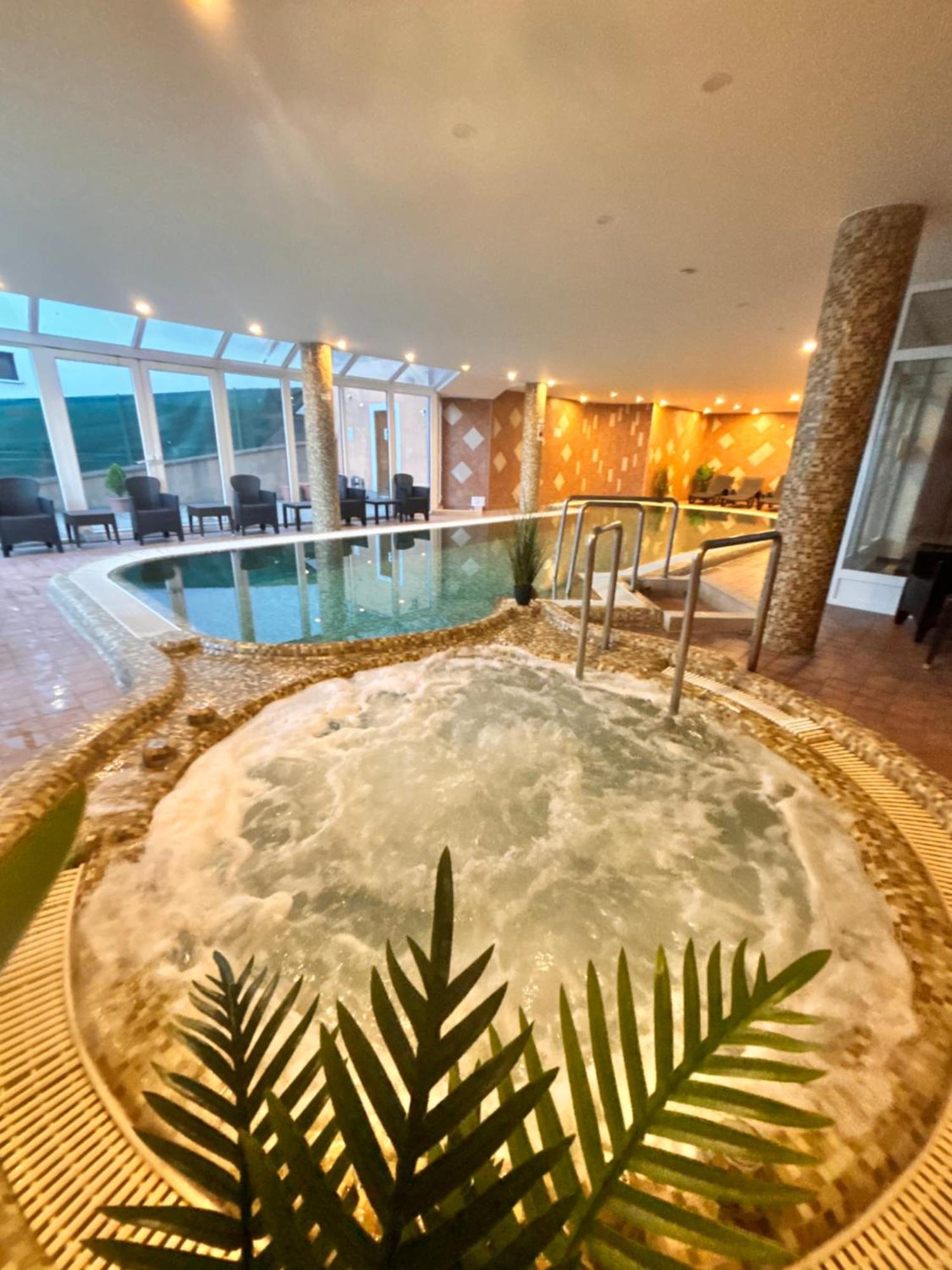 Fonix Wellness *** 1 A Epulet Bed and Breakfast Hévíz Esterno foto